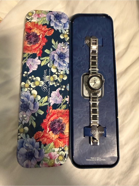 Brighton Silver Watch with Black Accent Links gorgeous NEW in its tin! Gorgeous main image 4